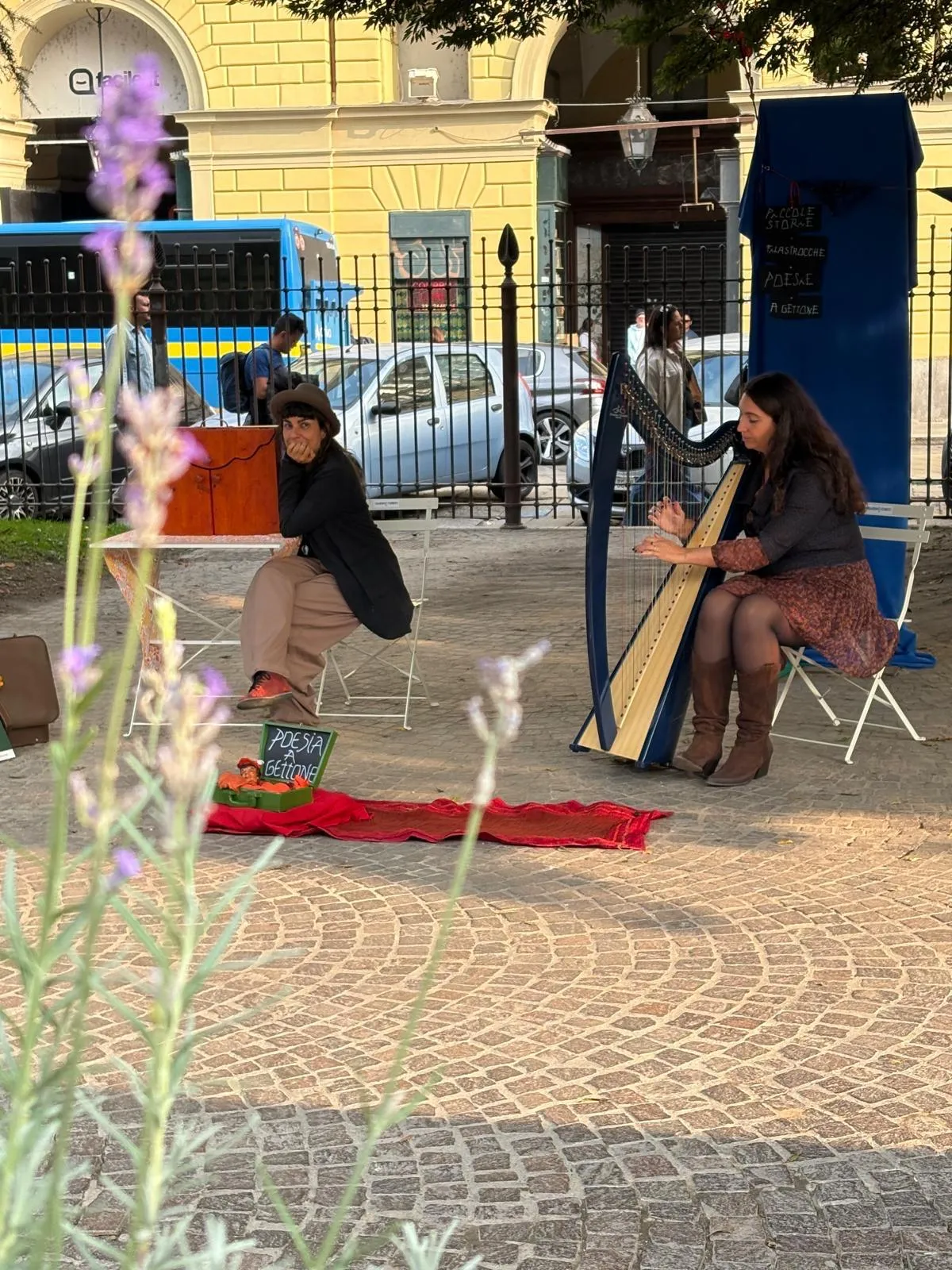 (14) Artisti di strada