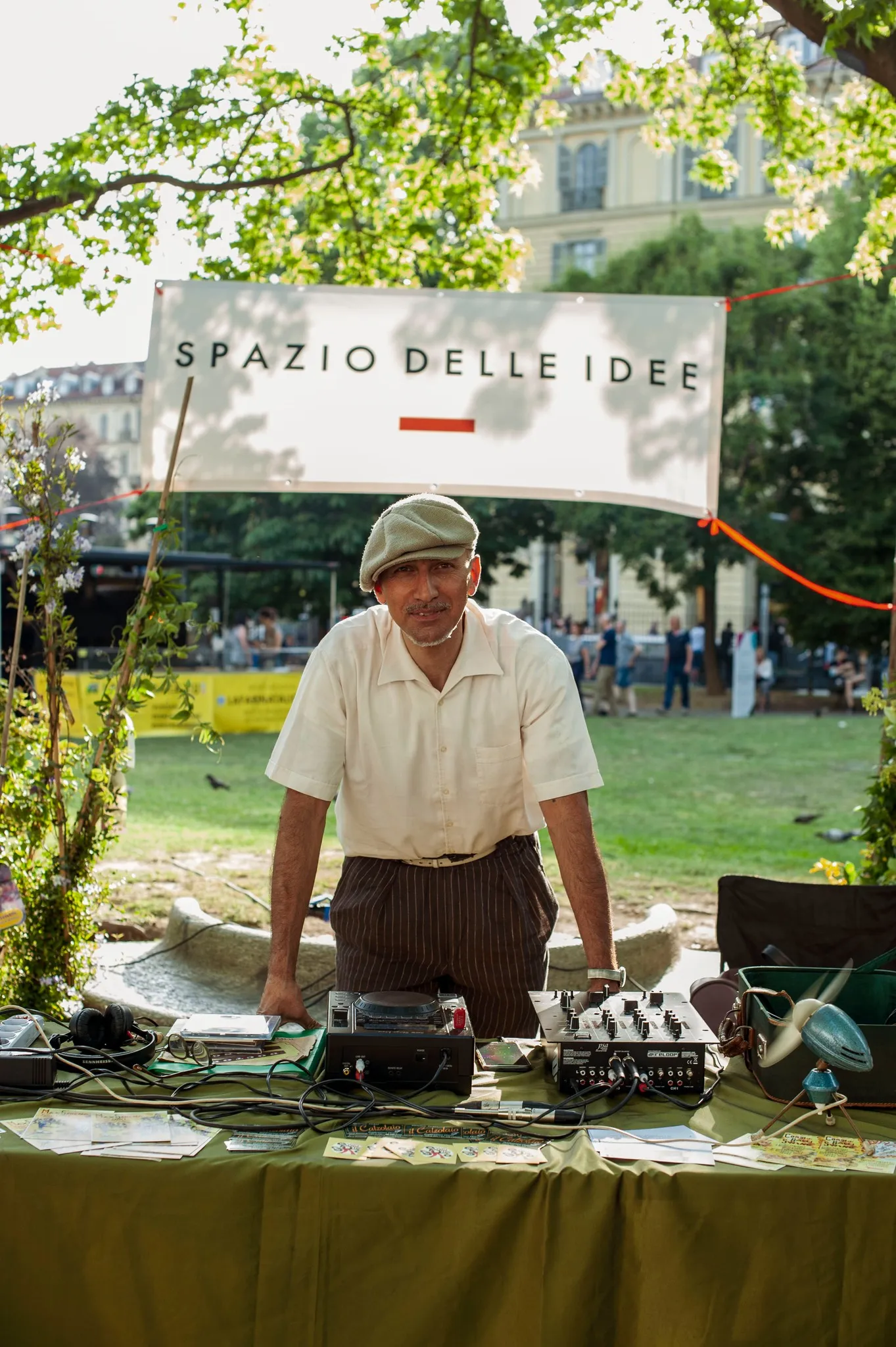 (4) Spazio delle idee