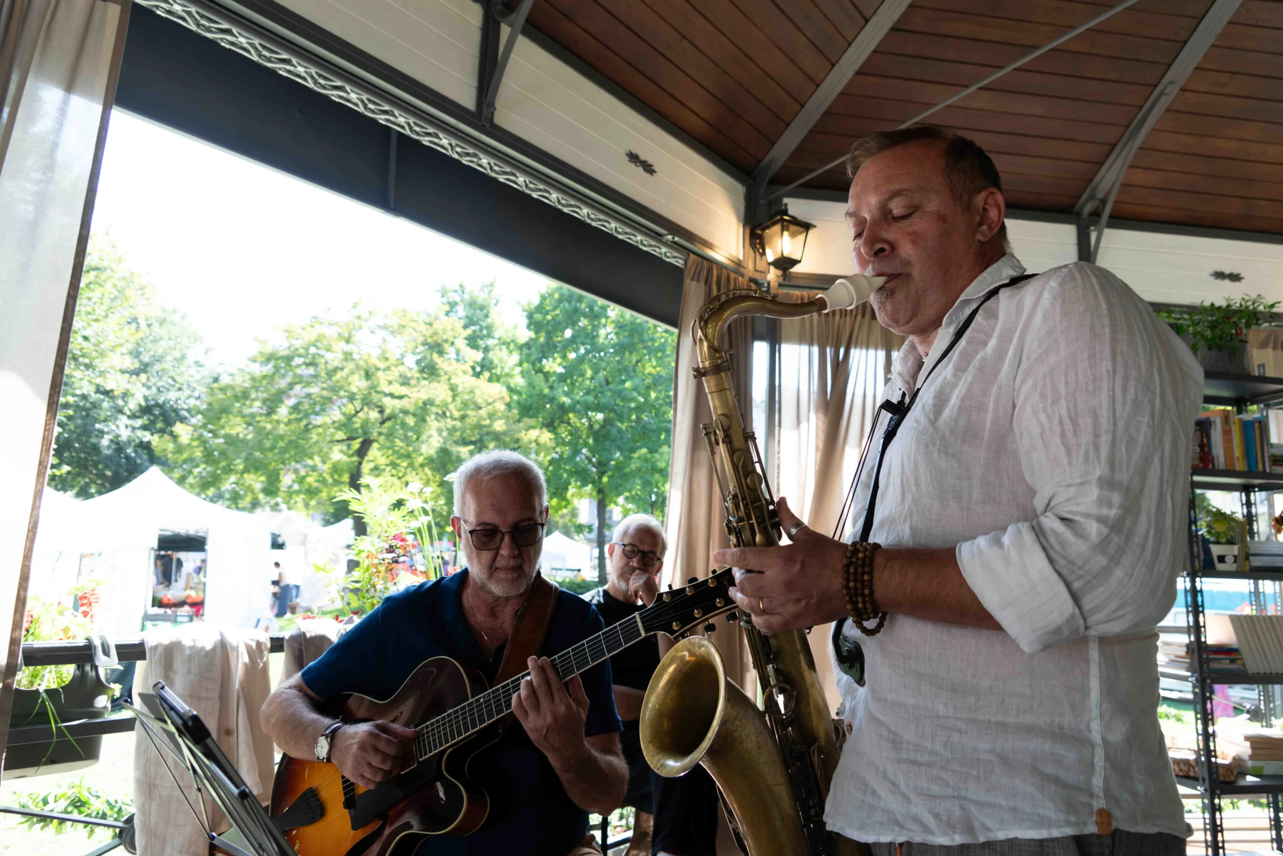 MUSICA DAL VIVO